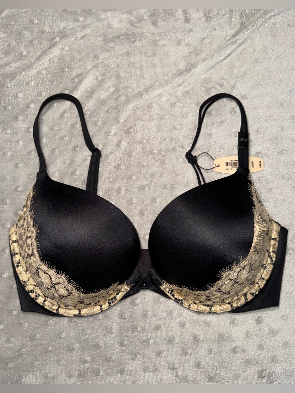 Victoria’s Secret Very Sexy Push-Up Bra — 32DD